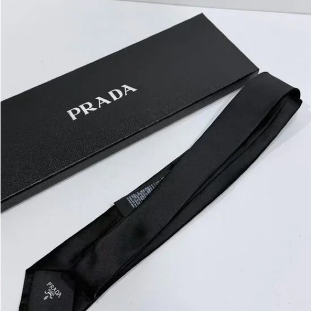 Prada black tie - Picture 3 of 5